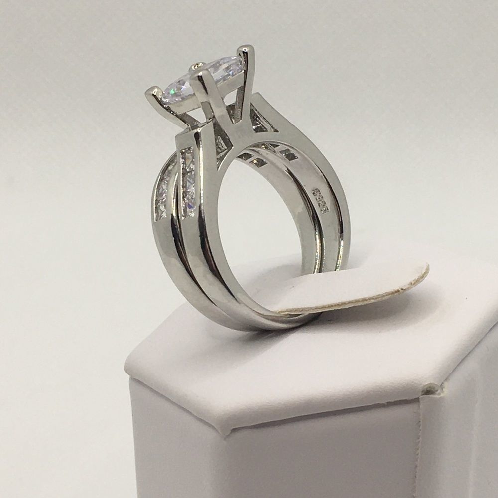 WEDDING RING - Picture 10 of 12